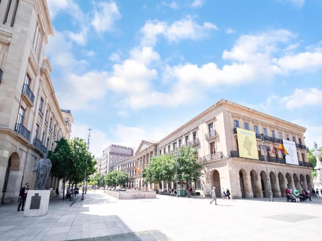 Apartamento Mercaderes Пампона Екстериор снимка